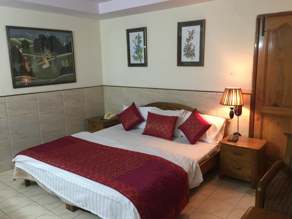 Hotel Ekant Faridabad Room photo